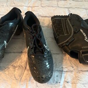 Nike Black Sports Shoes with White Accents